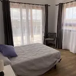 Rosa De La Laguna Villa *